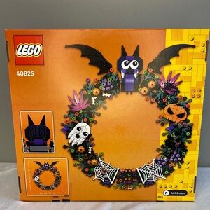 LEGO 40825 Halloween Wreath – 617 Pieces, Seasonal Decor, 12+ ()()